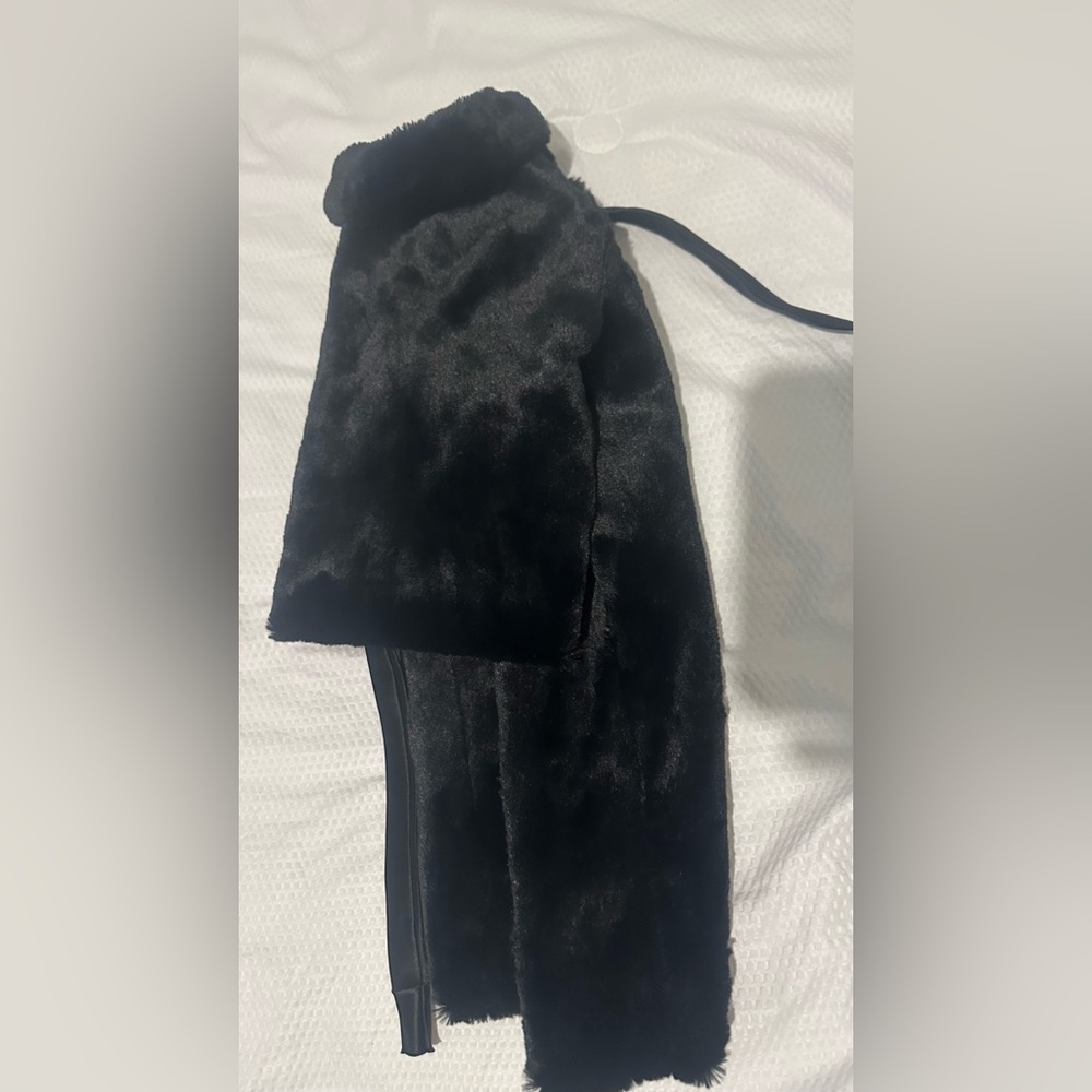 Girls faux fur shawl